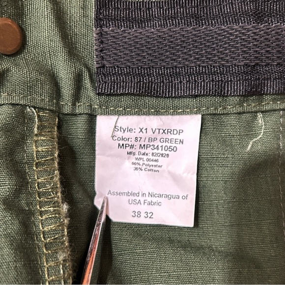 Men's Green Cargo Pants - Picture 8 of 9
